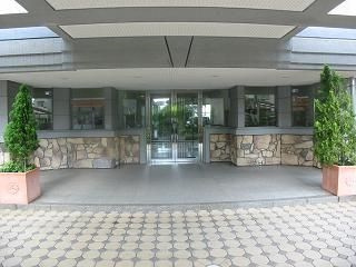 アーバンパレス諏訪野IIのエントランス