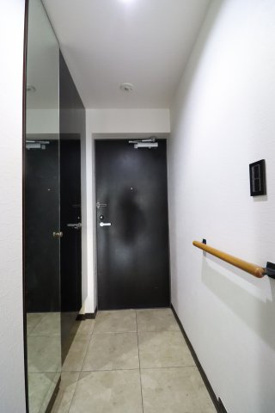 アーバンパレス諏訪野IIの玄関