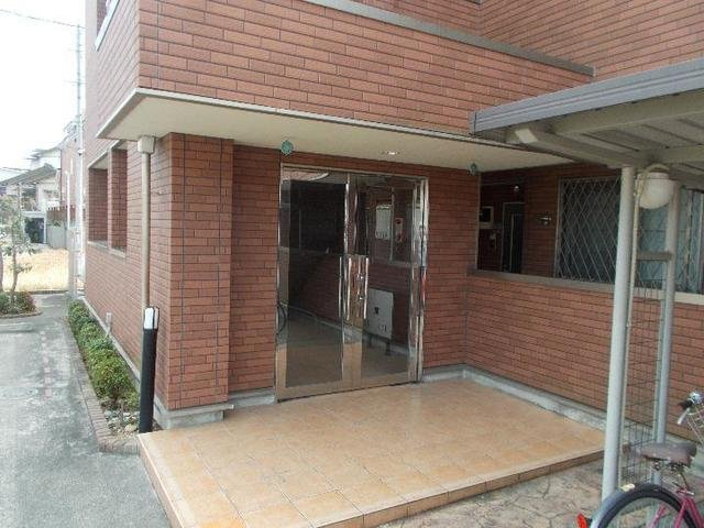 グランデのエントランス|落ち着いたエントランスです