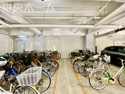 【駐輪場】 | 東向島サニーホームズ | 【自転車置き場】最新の空き状況や費用などの詳細は担当スタッフまでお問い合わせください。
