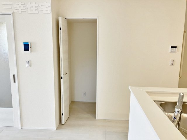 碧南市善明町の収納|リビング収納。収納があってとっても便利！