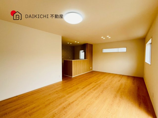 【居間・リビング】 | 行田市桜町第1期　ワイウッドコート　新築戸建　全3棟　2号棟