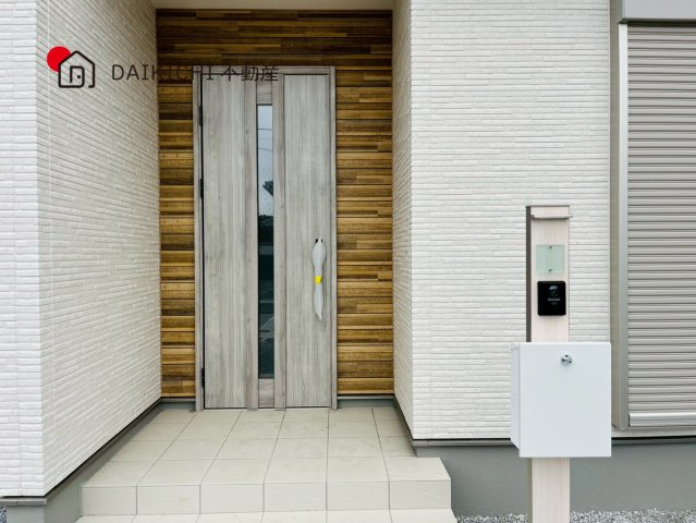 【玄関】 | 行田市桜町第1期　ワイウッドコート　新築戸建　全3棟　2号棟