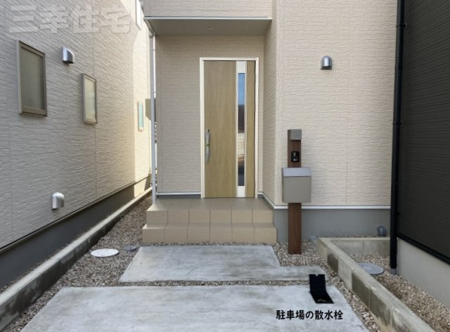 碧南市善明町の玄関|玄関の鍵はスマートキー防犯対策にもなります