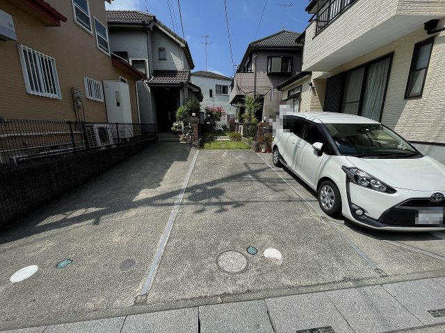 久喜市本町八丁目　中古戸建の前面道路含む現地写真