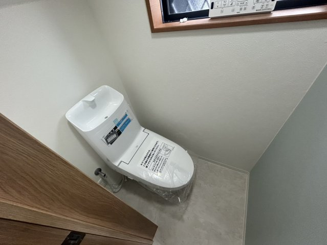 大門　戸建のトイレ|ウオシュレット付きです。