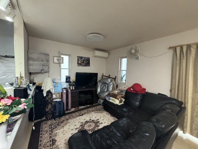 -三丁目不動産-　東松山市美原町の居間・リビング