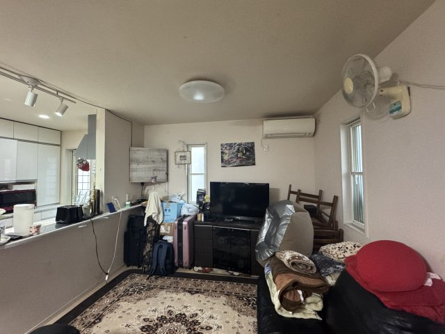 -三丁目不動産-　東松山市美原町の居間・リビング