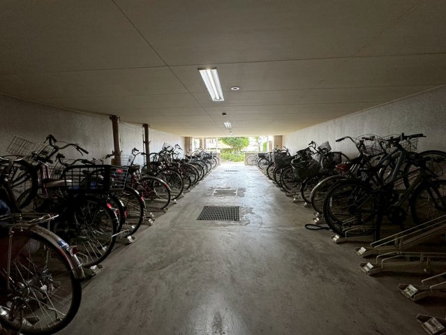 ソフィア柏公園1号棟の駐輪場