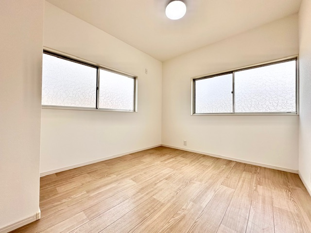 松戸市松飛台　中古戸建の洋室