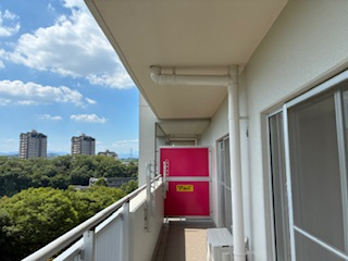 南大沢学園・萌樹の丘のバルコニー