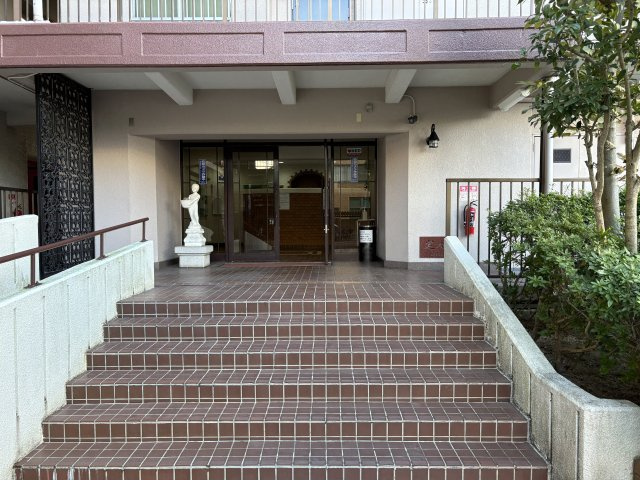 大久保スカイハイツの外観