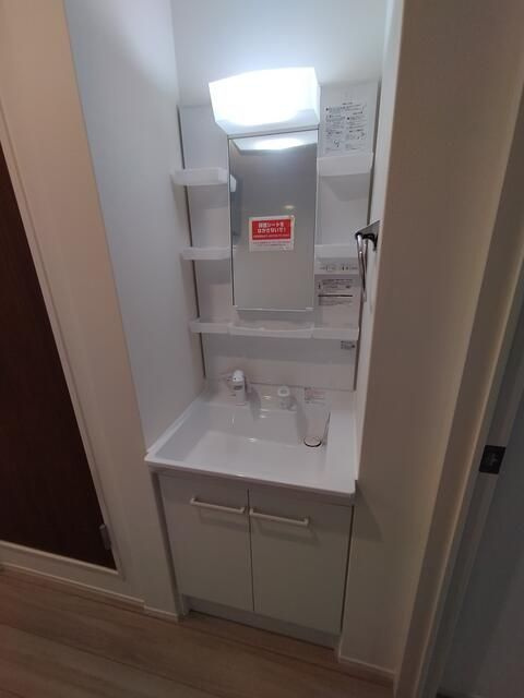 クアドリフォリオ川越の独立洗面台|別部屋参考写真となります