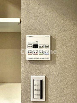 【内装】 | コスモ柴又駅前 | 【浴室乾燥機】暖房・冷風・換気・乾燥が可能です。毎日を快適に過ごせるうれしい機能が揃っています。雨の日の洗濯物も安心です。