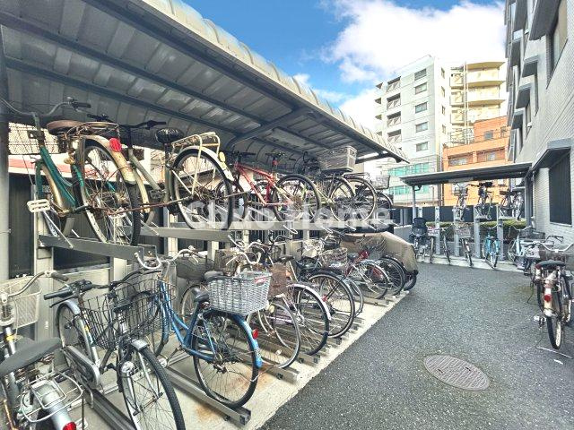 コスモ柴又駅前の駐輪場|【自転車置き場】最新の空き状況や費用などの詳細は担当スタッフまでお問い合わせください。