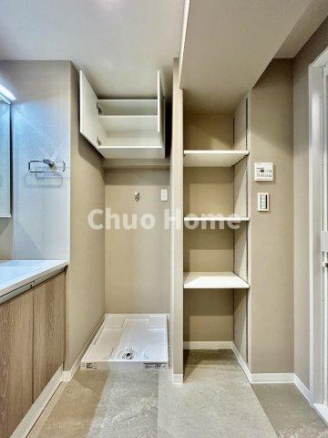 コスモ柴又駅前のランドリースペース|【ランドリースペース】担当者がスケールを持ち歩いておりますので、ご見学時には現在お使いの洗濯機などがきちんと収まるかなどもチェックして下さい。見学前に測っておくと非常に便利だと思います。