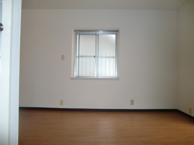 ストーク西灘の洋室