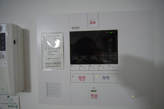 モニター付きインターフォンです。（※別室写真参照）