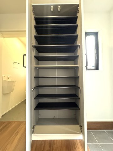 中央区二葉町3丁目　戸建の収納