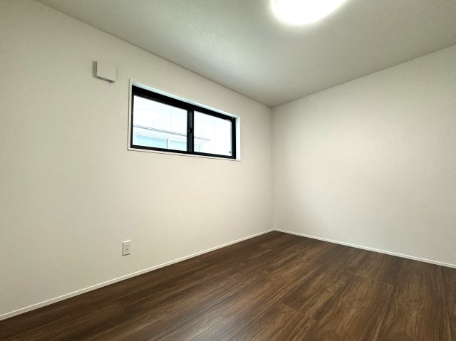 中央区二葉町3丁目　戸建の洋室