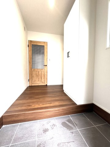 中央区二葉町3丁目　戸建の玄関