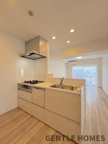 ライオンズマンション博多南のキッチン|お子様を見守りながらお料理できる対面式キッチン
家族とコミュニケーションを取りながら調理できるのも
嬉しいポイントです