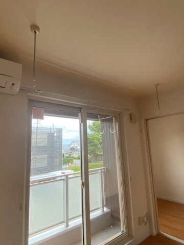 パルテRの内装|室内物干し機