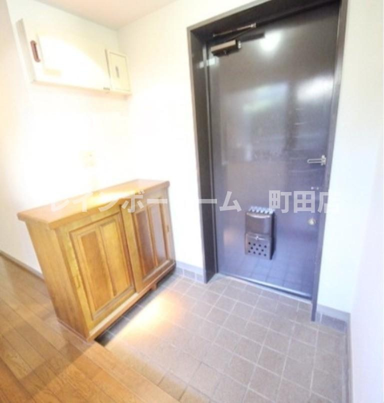 グローリア初穂大倉山※初期費用分割あと払いサービス利用可能物件の玄関