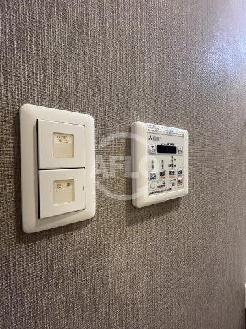 コンフォリア江坂広芝町の洗面所|コンフォリア江坂広芝町　浴室乾燥機