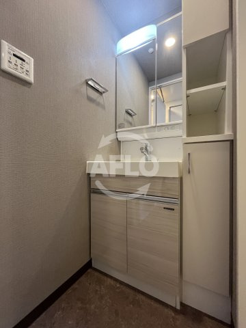 コンフォリア江坂広芝町の独立洗面台|コンフォリア江坂広芝町　洗面台