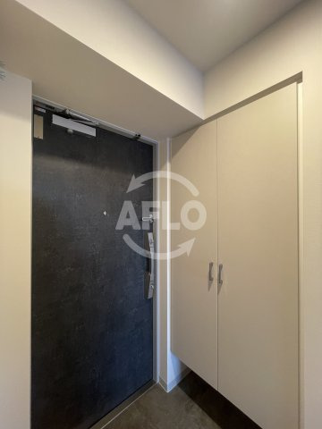 ウォブ吹田江坂の玄関|WORVE吹田江坂　玄関