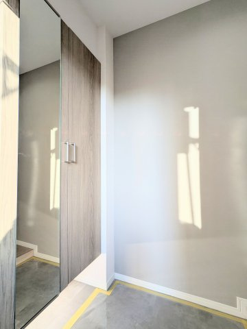 ロイヤルステージ浅草の玄関|～収納付き玄関写真～