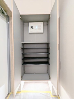 【収納】 | ロイヤルステージ浅草 | ～玄関収納 写真～