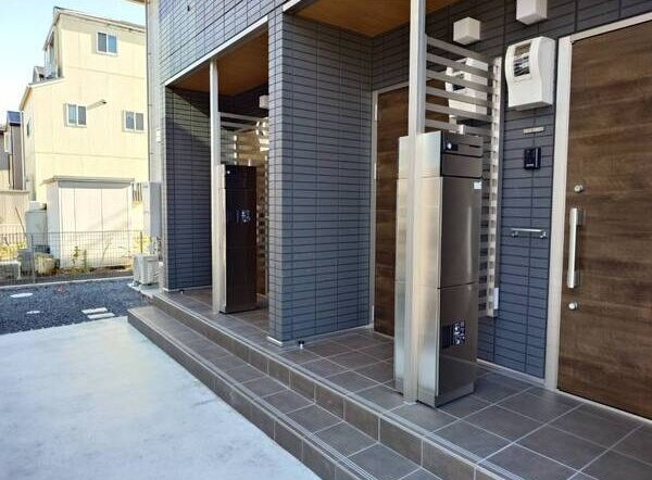 サンハイム八社のエントランス