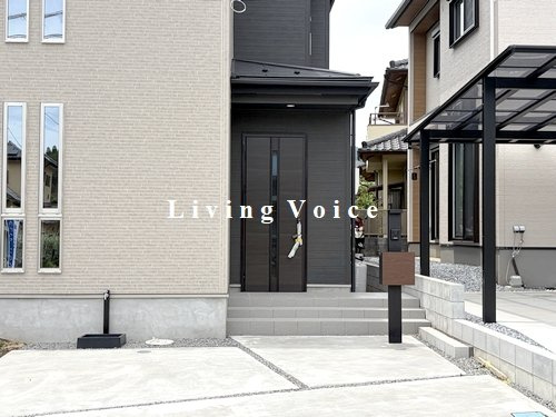 【仲介手数料０円】厚木市上荻野2期　新築一戸建てのエントランス|【仲介手数料０円】厚木市上荻野2期　新築一戸建て