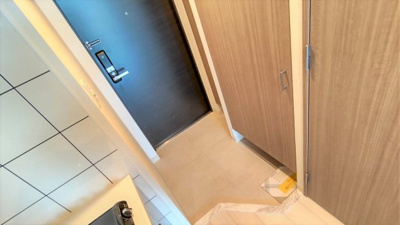 【玄関】 | エスリード新大阪ヴェルデ | シューズ収納がある玄関です