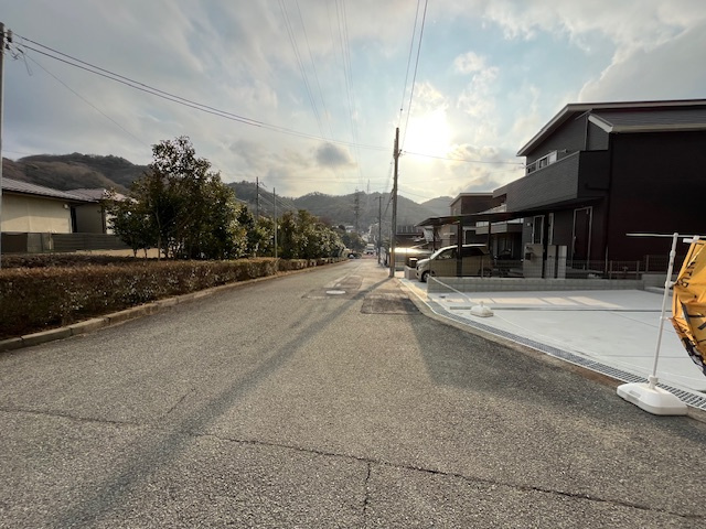 【前面道路含む現地写真】の画像