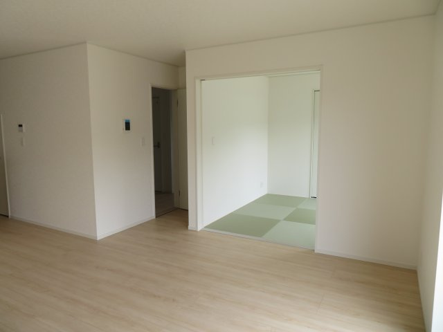 高崎市吉井町下長根第3（全4棟）1号棟の居間・リビング