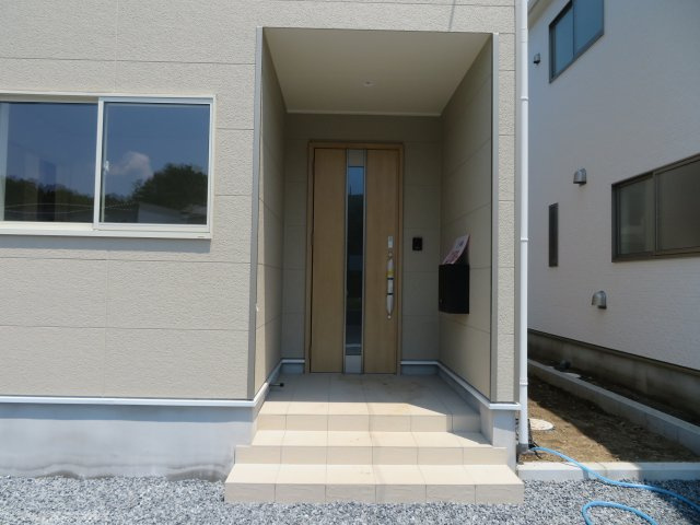 高崎市吉井町下長根第3（全4棟）2号棟の玄関