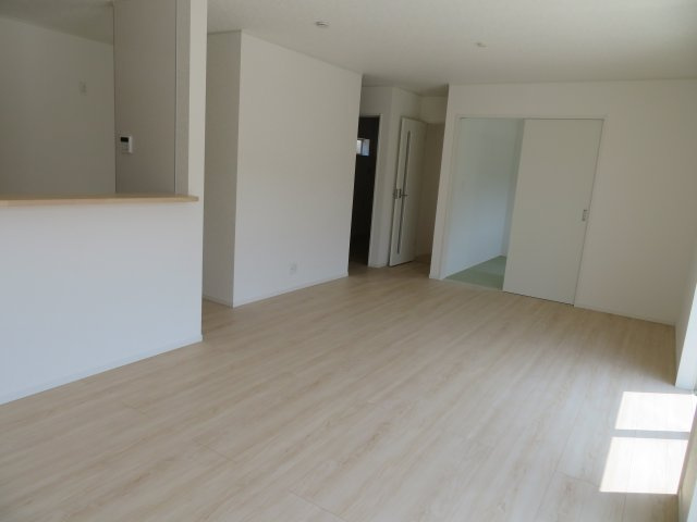 高崎市吉井町下長根第3（全4棟）2号棟の居間・リビング
