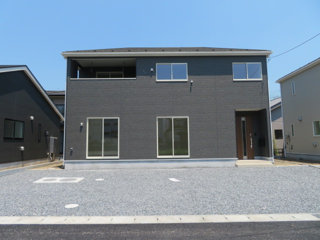 高崎市吉井町下長根第3（全4棟）3号棟の前面道路含む現地写真