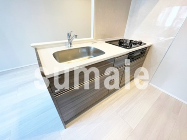 プライムホーム大宮のキッチン|3口コンロのシステムキッチンです。