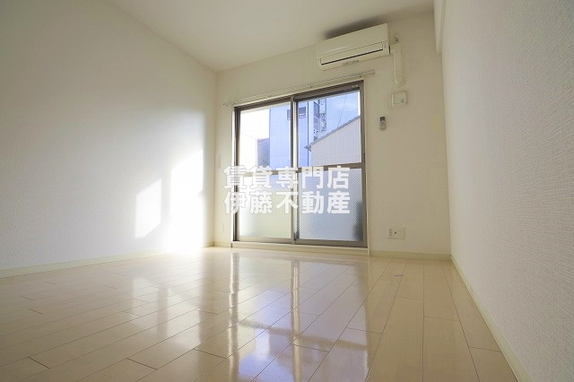 スカイコート天塚の洋室