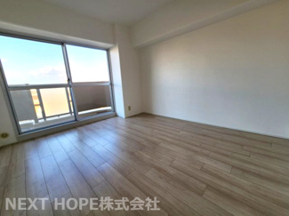 【洋室】 | 武庫川グランドハイツ | バルコニーに面した洋室６帖です♪明るく開放的な室内です！！