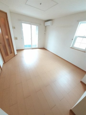 【居間・リビング】 | ノーブル郷東Ａ | 使いやすいリビングです