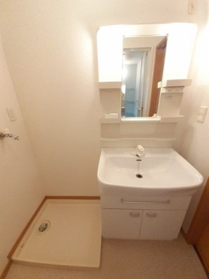 【洗面所】 | ノーブル郷東Ａ | 使いやすい洗面所です