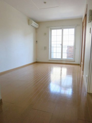 【居間・リビング】 | シャンポワール舞木Ａ | ゆったりとしたリビングです