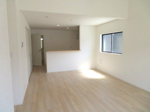 高崎市吉井町下長根第3（全4棟）4号棟の居間・リビング