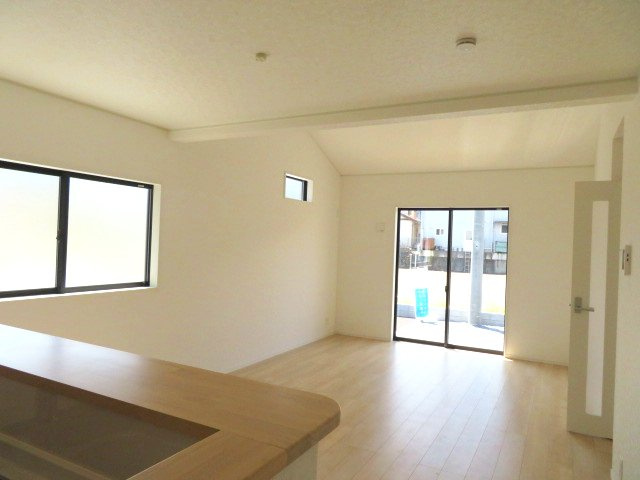 高崎市吉井町下長根第3（全4棟）4号棟の居間・リビング