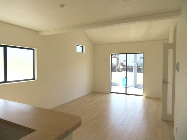 高崎市吉井町下長根第3（全4棟）4号棟の居間・リビング